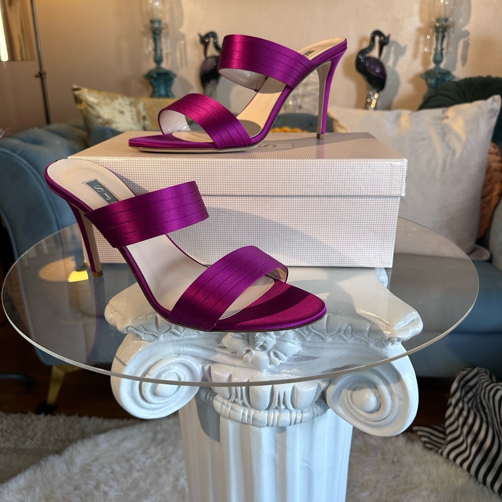 Sarah Jessica Parker Dark Pink Strapped Satin Heels in original box and packing!